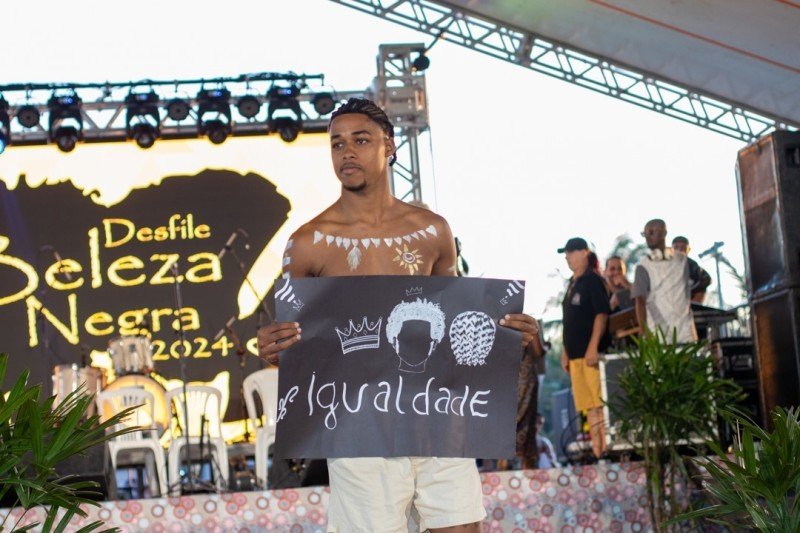 Árvore de Natal iluminada