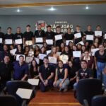 Alunos de oficinas e cursos da Casa da Juventude recebem certificados em SJB
